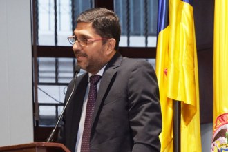 “Hay autores que trabajan el Derecho a la Vida pensando en cuándo morir, cómo morir y dónde morir, porque uno debería poder decidir”, Franklin Fajardo en la Uniautónoma del Cauca