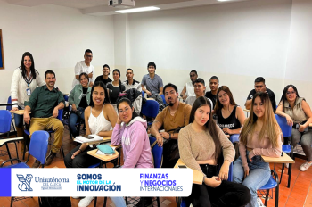 Estudiantes de Finanzas y Negocios Internacionales recibieron charla de empresario Rodrigo Holguín Pombo