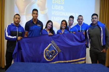 Deportistas Uniautónomos recibieron la bandera para representar a la institución en ASCUN 2022