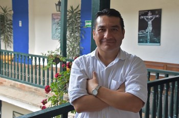 “Debemos crear investigación y conocimiento para nuestras particularidades”, Óscar Erazo, docente de la Escuela de Posgrados