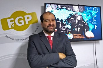Escuela de Posgrados presenta la charla Efectos de la Guerra Comercial en los Flujos de Cooperación