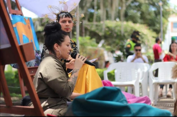 Nuestra docente Laura Pinzón fue invitada a participar en el evento Entrevistas al Parque, hablemos de Género y Diversidad en Pitalito